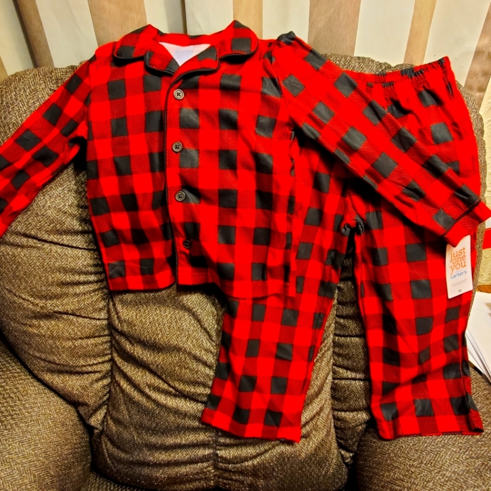 4T Carter's pajamas and leggings